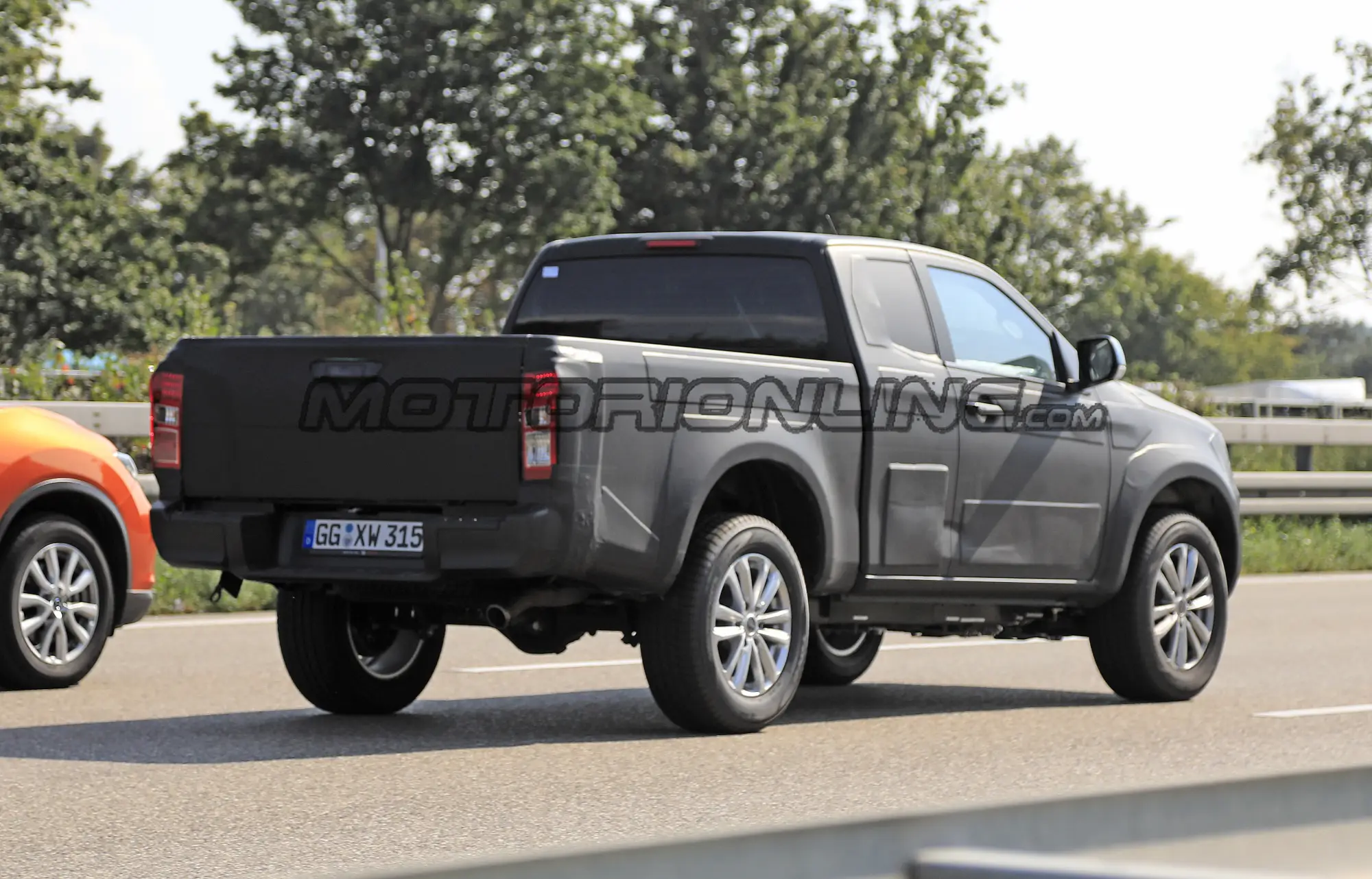 Isuzu D-Max 2020 - Foto spia 05-09-2019 - 7