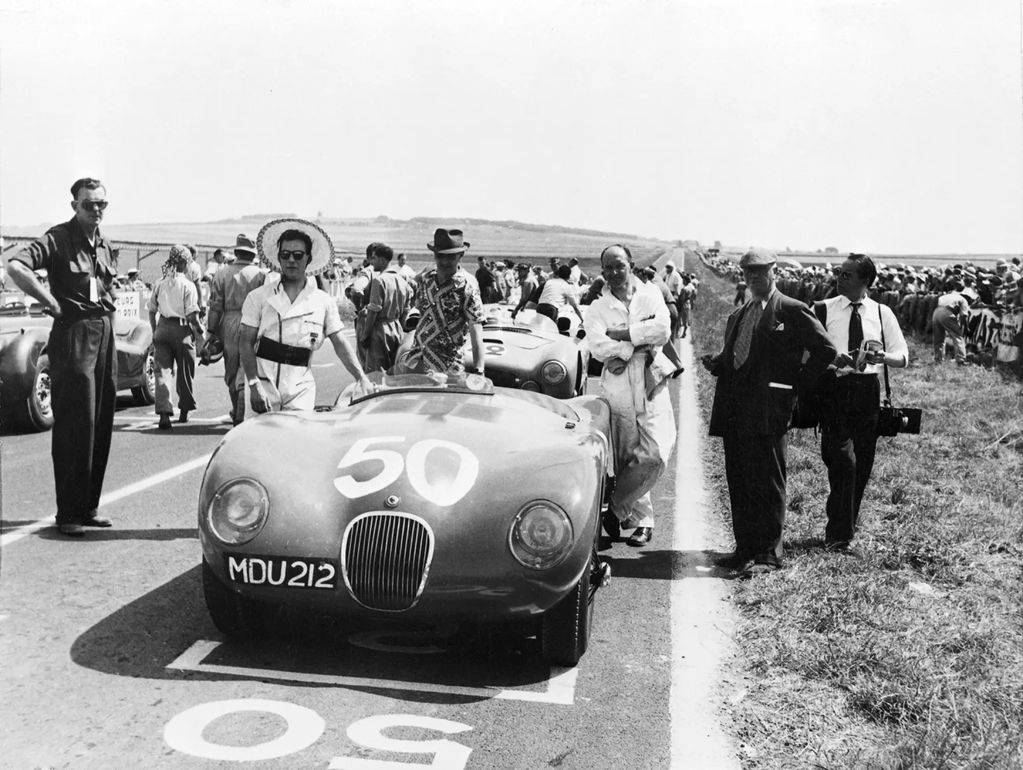 Jaguar C-Type Continuation Pastel Green - Foto - 5