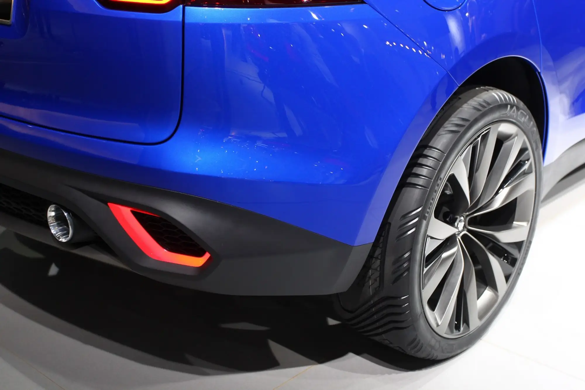 Jaguar C-X17 concept (live) - Salone di Francoforte 2013 - 9