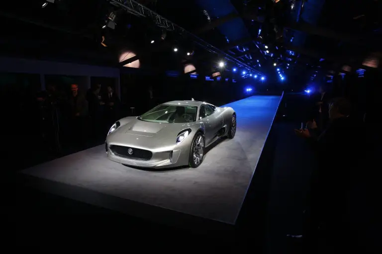 Jaguar C-X75 - 12