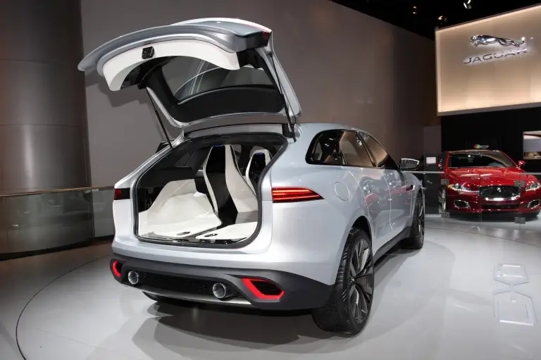 Jaguar CX17 - Salone di Detroit 2014 - 2