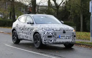 Jaguar E-Pace 2021 - Foto spia 13-11-2019