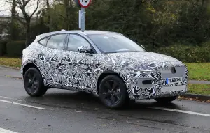 Jaguar E-Pace 2021 - Foto spia 13-11-2019