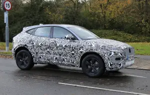 Jaguar E-Pace 2021 - Foto spia 13-11-2019 - 5