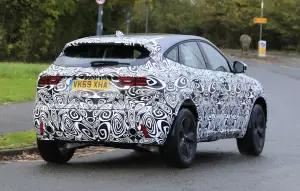 Jaguar E-Pace 2021 - Foto spia 13-11-2019