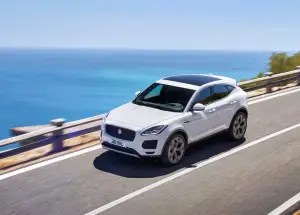 Jaguar E-PACE foto presentazione 14 Luglio 2017