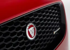 Jaguar E-PACE foto presentazione 14 Luglio 2017