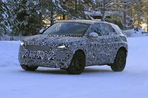 Jaguar E-PACE foto spia 15 gennaio 2017