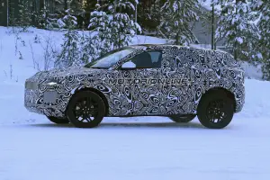 Jaguar E-PACE foto spia 15 gennaio 2017