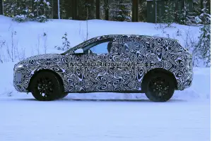 Jaguar E-PACE foto spia 15 gennaio 2017 - 5