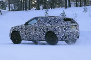 Jaguar E-PACE foto spia 15 gennaio 2017 - 7