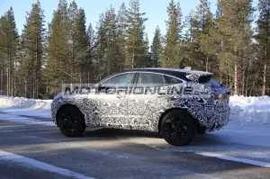 Jaguar E-Pace - Foto spia 27-2-2020 - 19