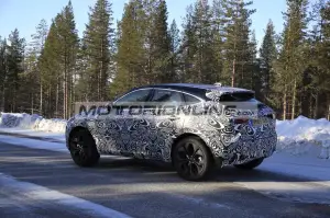 Jaguar E-Pace - Foto spia 27-2-2020 - 20