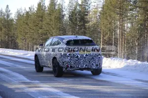 Jaguar E-Pace - Foto spia 27-2-2020 - 23