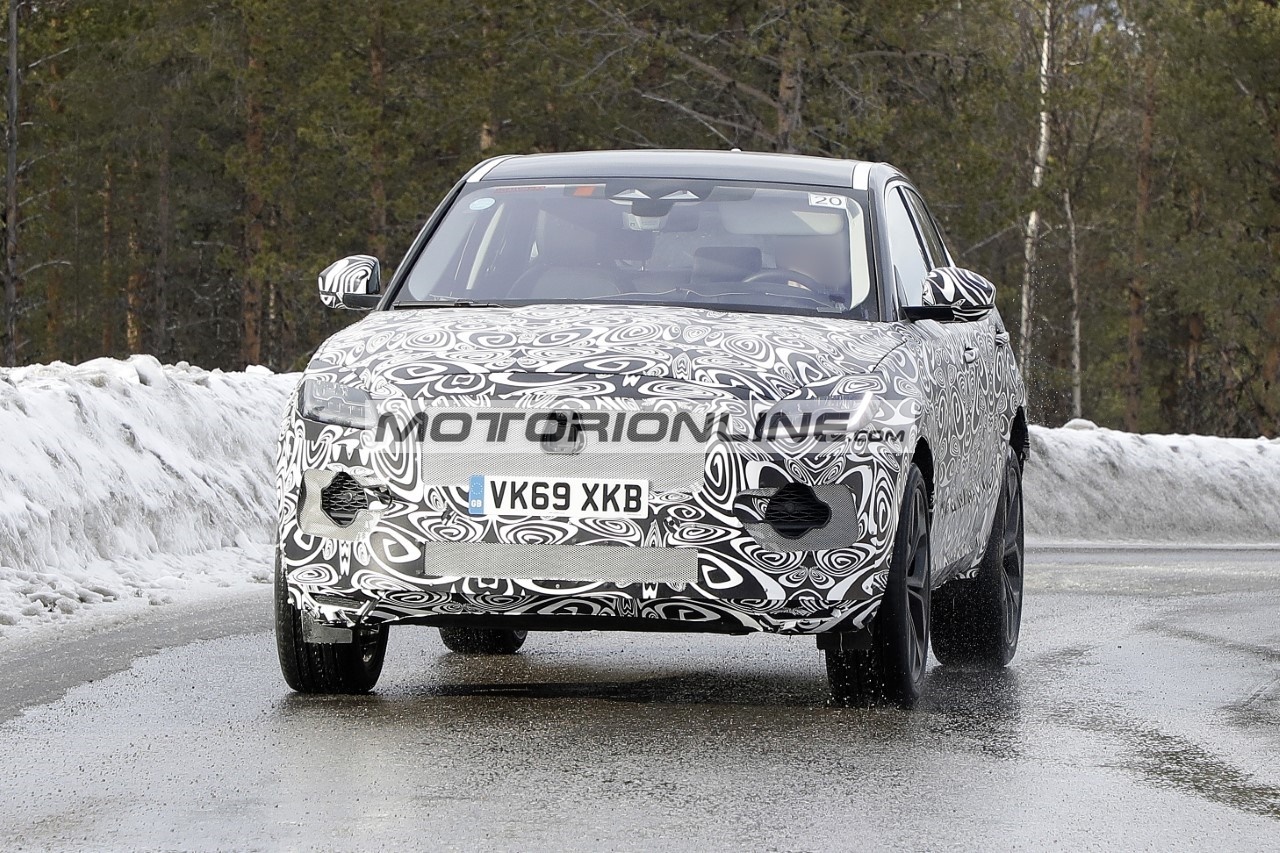 Jaguar E-Pace - Foto spia 30-4-2020