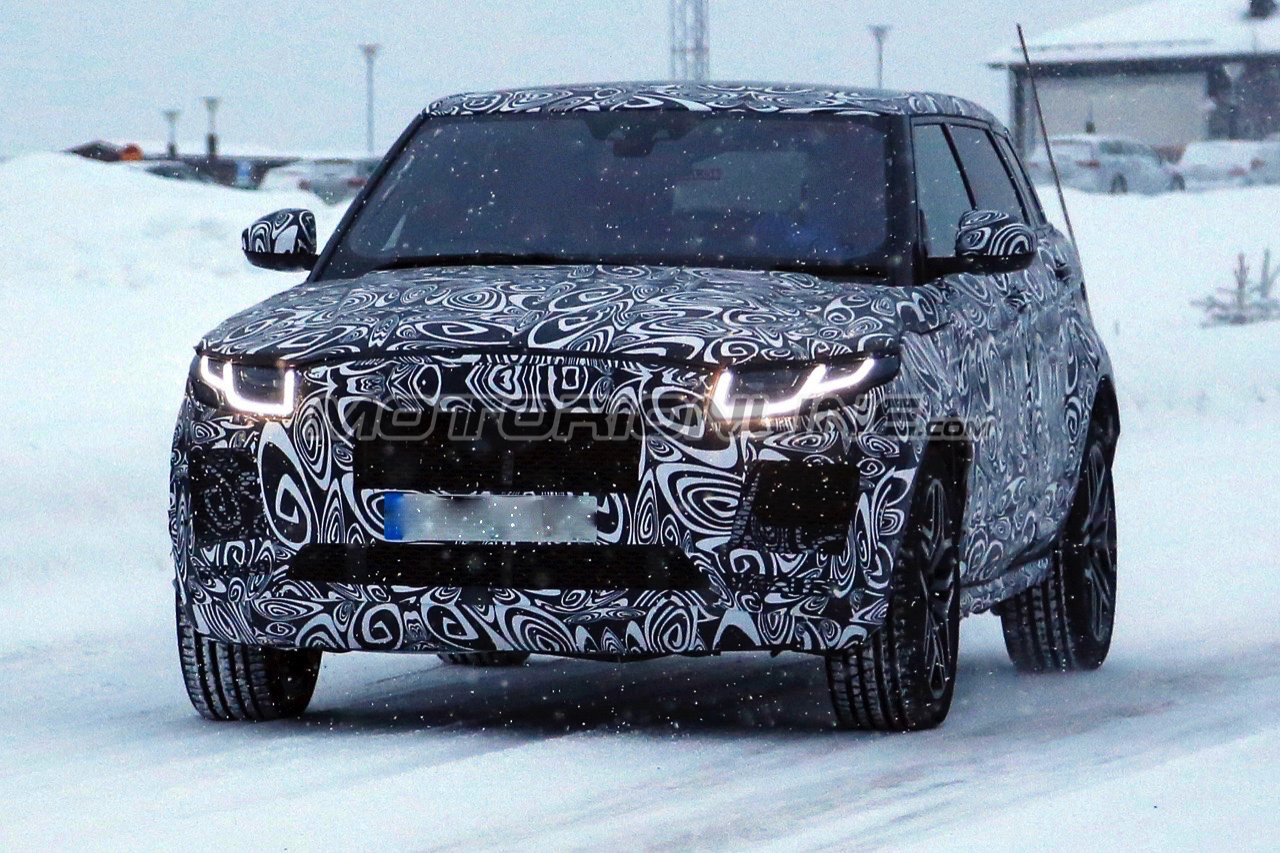 Jaguar E-PACE - Foto spia muletto 18-01-2016