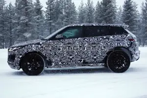 Jaguar E-PACE - Foto spia muletto 18-01-2016 - 4