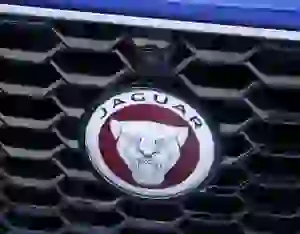 Jaguar E-PACE R-Dynamic S P300 - Test drive