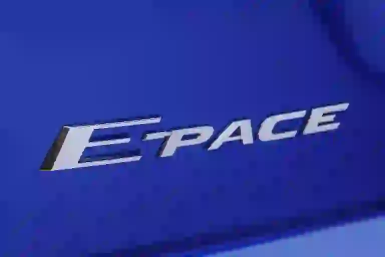 Jaguar E-PACE R-Dynamic S P300 - Test drive - 129