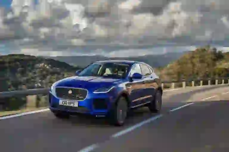 Jaguar E-PACE R-Dynamic S P300 - Test drive - 3