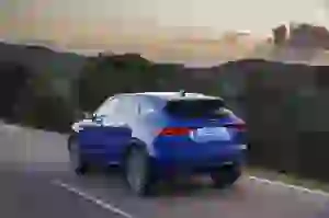 Jaguar E-PACE R-Dynamic S P300 - Test drive