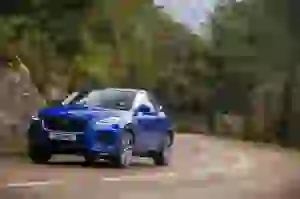 Jaguar E-PACE R-Dynamic S P300 - Test drive