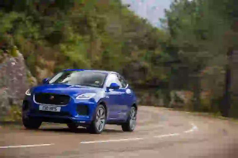 Jaguar E-PACE R-Dynamic S P300 - Test drive - 31