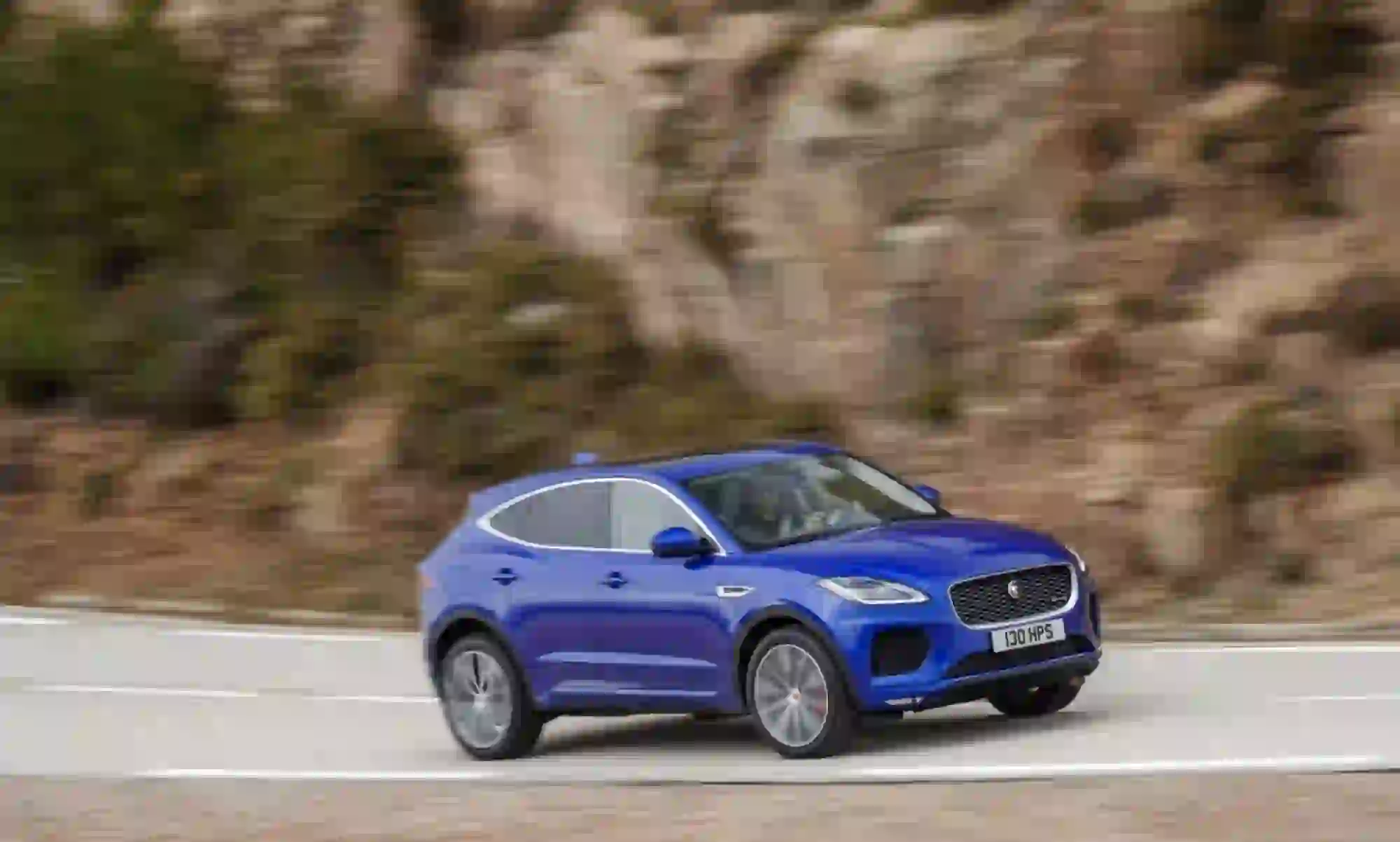 Jaguar E-PACE R-Dynamic S P300 - Test drive - 37