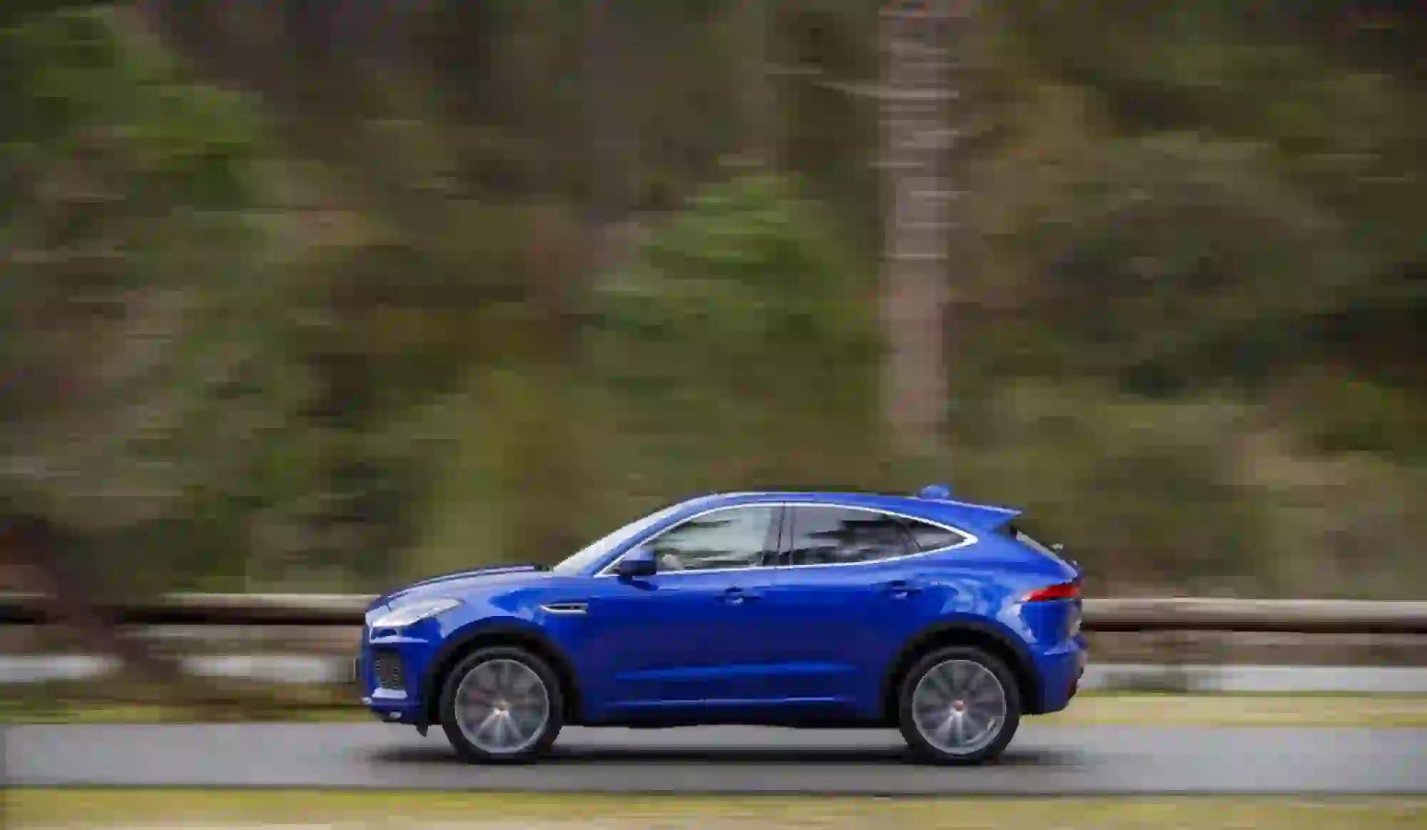 Jaguar E-PACE R-Dynamic S P300 - Test drive - 61