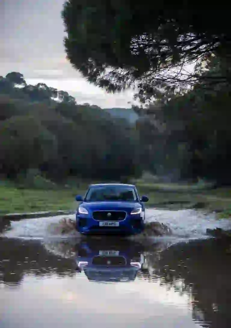 Jaguar E-PACE R-Dynamic S P300 - Test drive - 69