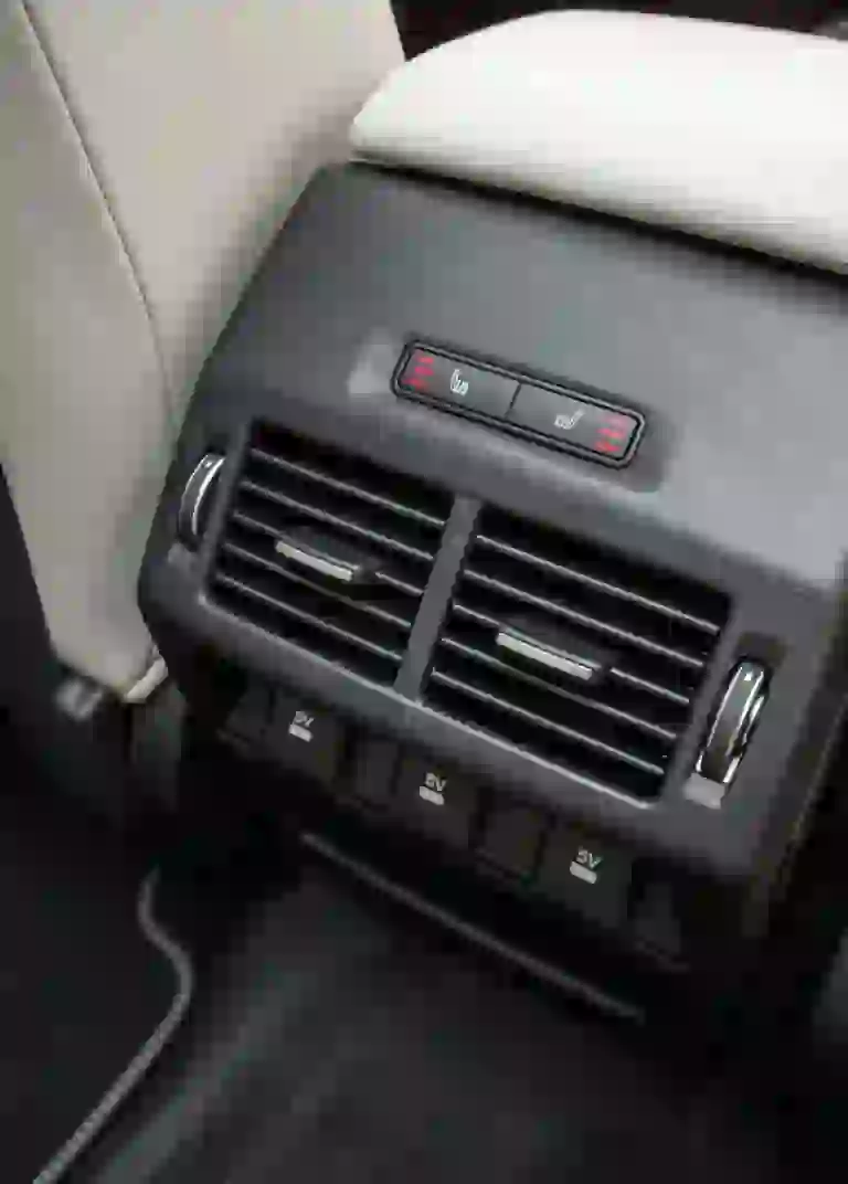 Jaguar E-PACE R-Dynamic S P300 - Test drive - 99