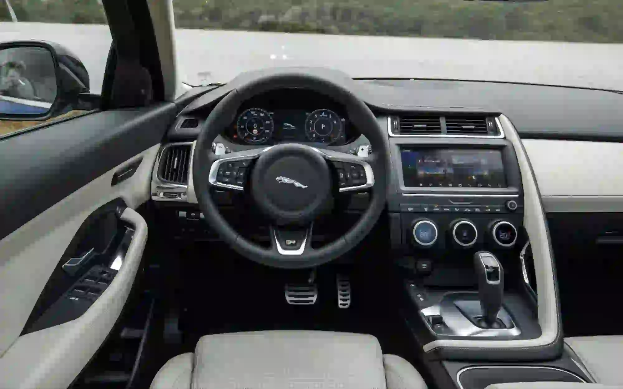Jaguar E-PACE R-Dynamic S P300 - Test drive - 102