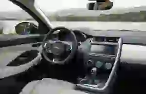 Jaguar E-PACE R-Dynamic S P300 - Test drive