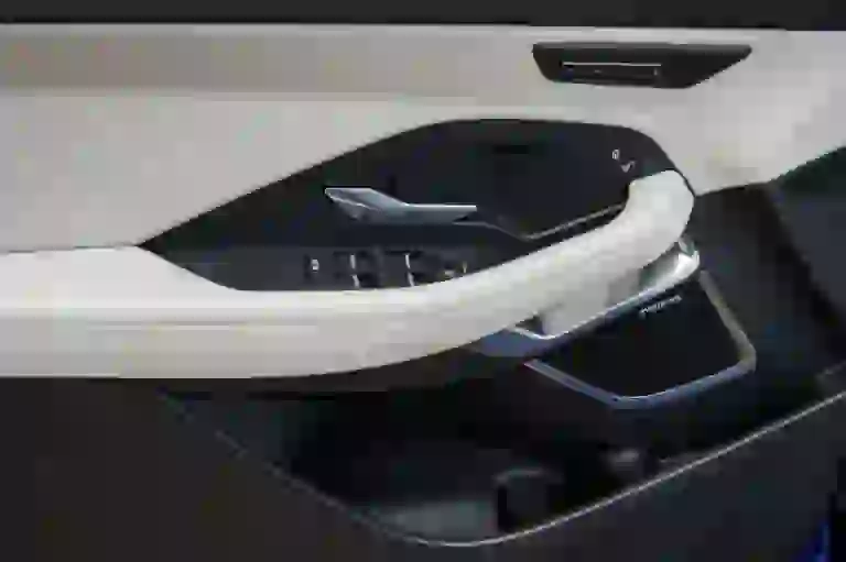 Jaguar E-PACE R-Dynamic S P300 - Test drive - 110