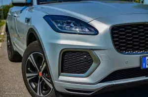 Jaguar E-Pace R Dynamic S P330e 2022 - Prova su Strada