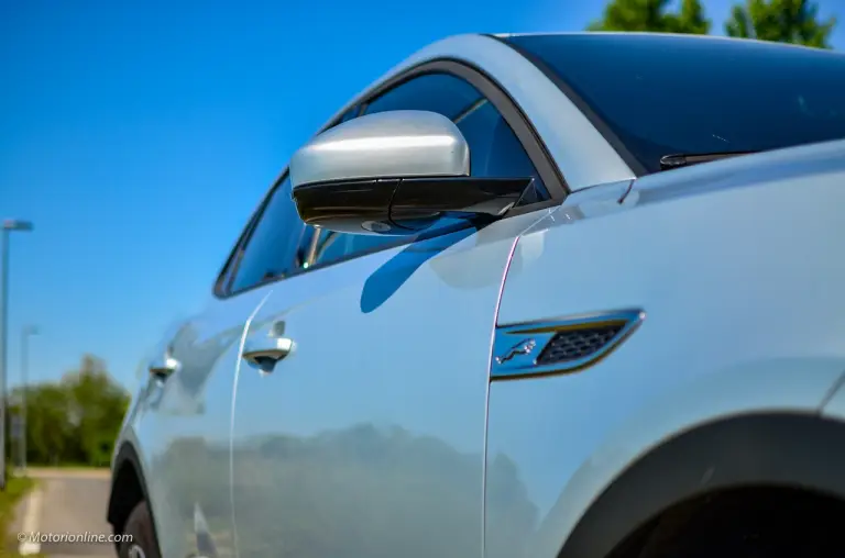 Jaguar E-Pace R Dynamic S P330e 2022 - Prova su Strada - 9