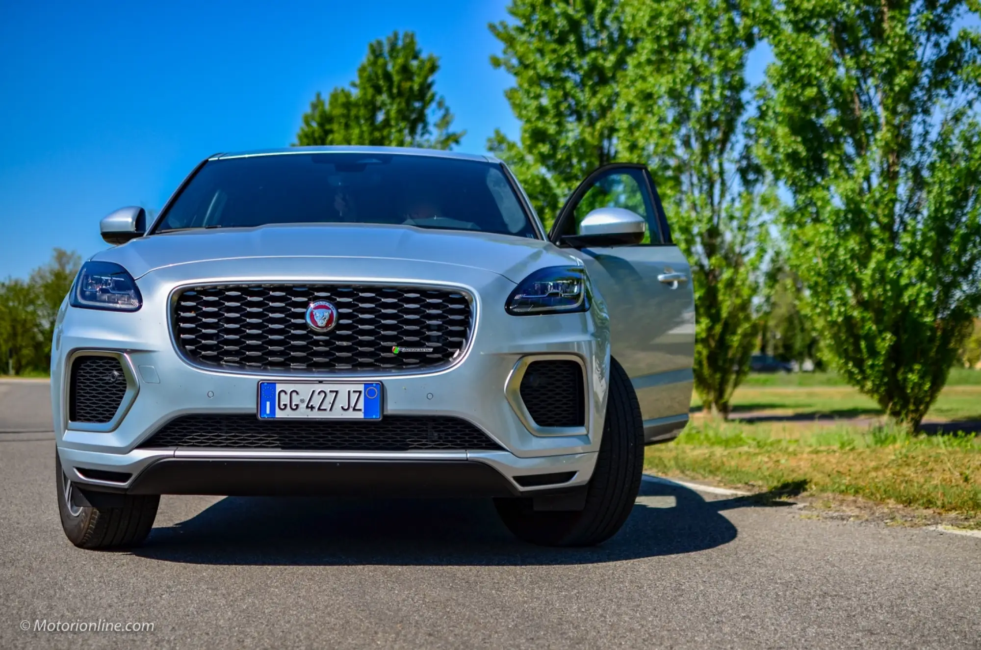 Jaguar E-Pace R Dynamic S P330e 2022 - Prova su Strada - 5