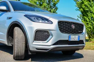 Jaguar E-Pace R Dynamic S P330e 2022 - Prova su Strada