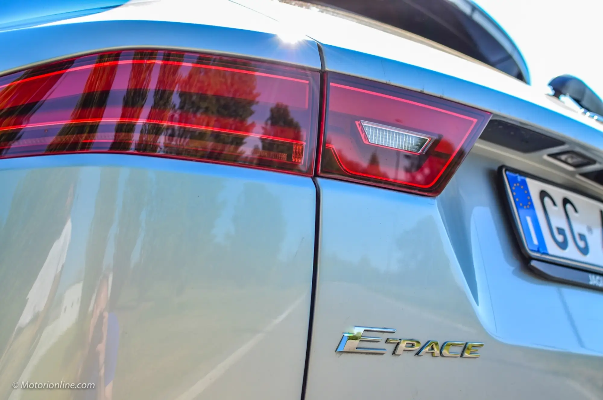 Jaguar E-Pace R Dynamic S P330e 2022 - Prova su Strada - 34