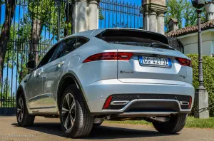 Jaguar E-Pace R Dynamic S P330e 2022 - Prova su Strada