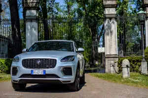 Jaguar E-Pace R Dynamic S P330e 2022 - Prova su Strada