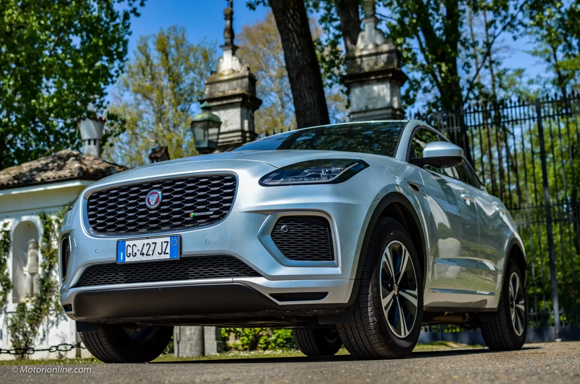 Jaguar E-Pace R Dynamic S P330e 2022 - Prova su Strada - 74