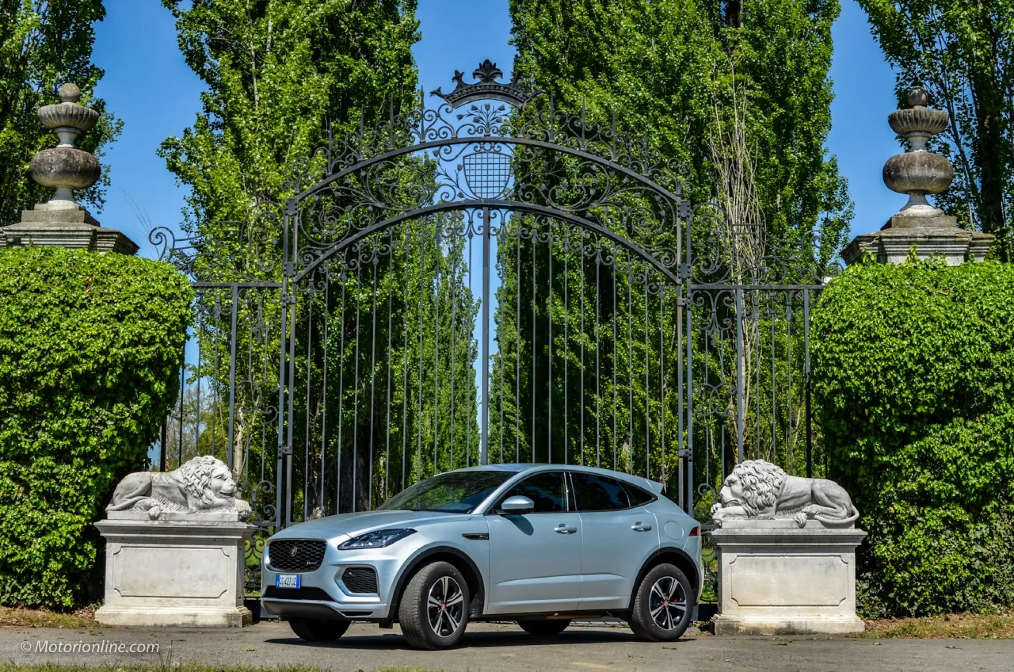 Jaguar E-Pace R Dynamic S P330e 2022 - Prova su Strada - 79