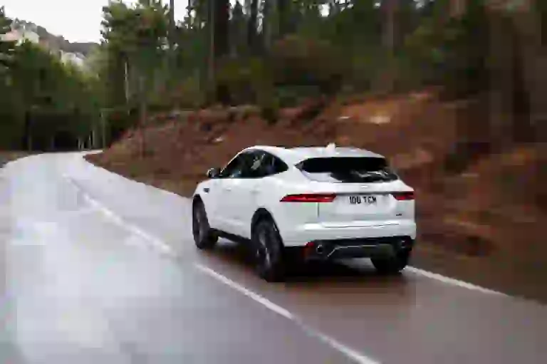 Jaguar E-PACE S D240 - Test drive - 16