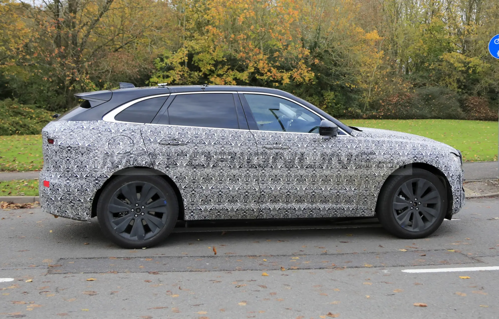 Jaguar F-Pace 2020 - Foto spia 29-11-2019 - 12