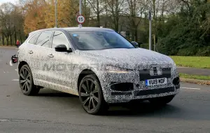 Jaguar F-Pace 2020 - Foto spia 29-11-2019 - 2