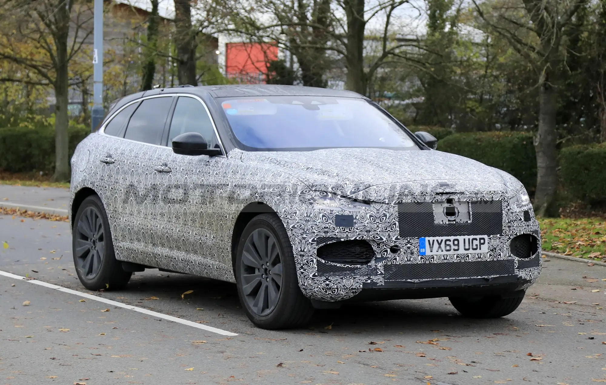 Jaguar F-Pace 2020 - Foto spia 29-11-2019 - 9