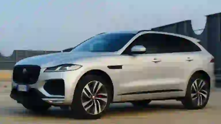 Jaguar F-Pace 400e AWD 2022 - 4