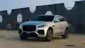 Jaguar F-Pace 400e AWD 2022 - 2