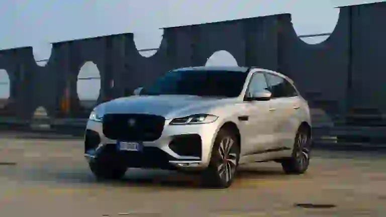 Jaguar F-Pace 400e AWD 2022 - 2